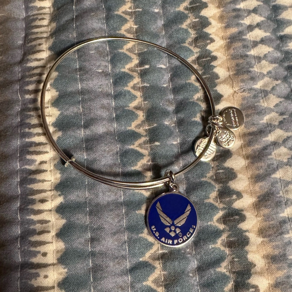 U.S. Air Force Silver Charm Bracelet - Picture 2 of 4